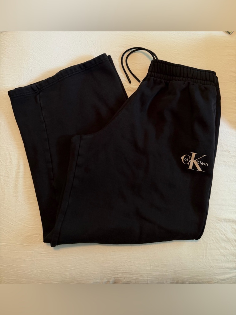 Calvin Klein Cropped Wide Leg Sweatpants